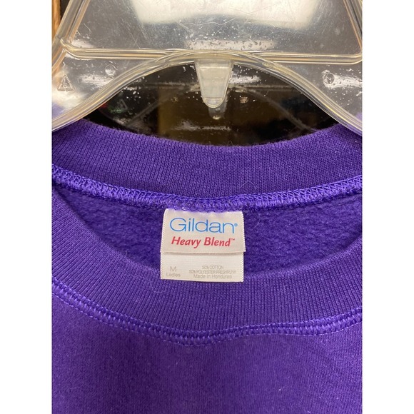 Gildan Heavy Blend Purple Sweatshirt Women's Medium Crewneck Pullover - Picture 3 of 6